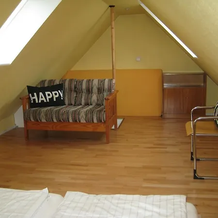 Country And Town Apartman Unterhaching